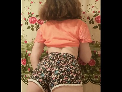 ❤️ Szexi fiatal csaj vetkőzteti le a rövidnadrágját a kamera előtt. Házi készítésű pornó at hu.dreamlandpassionfever.ru ☑